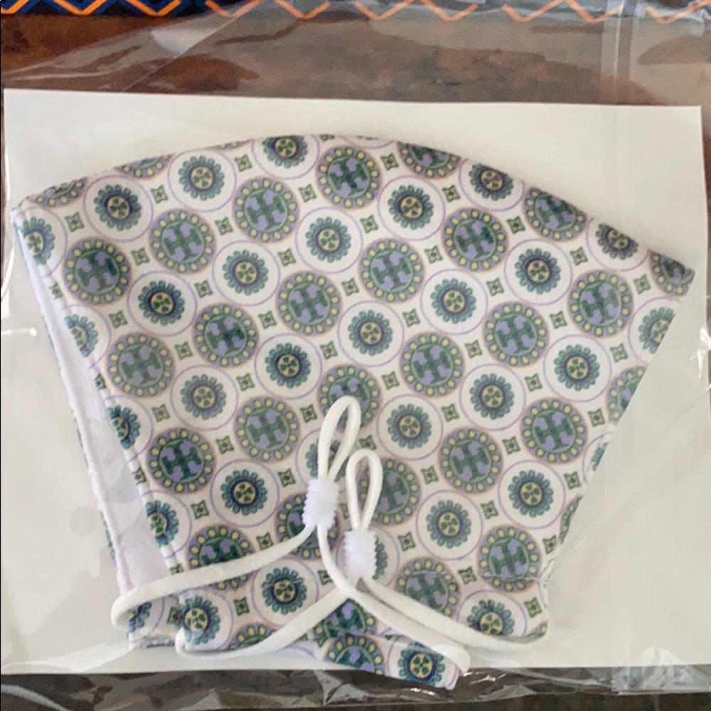 NWT Auth Tory Burch Face Mask - Picture 6 of 6